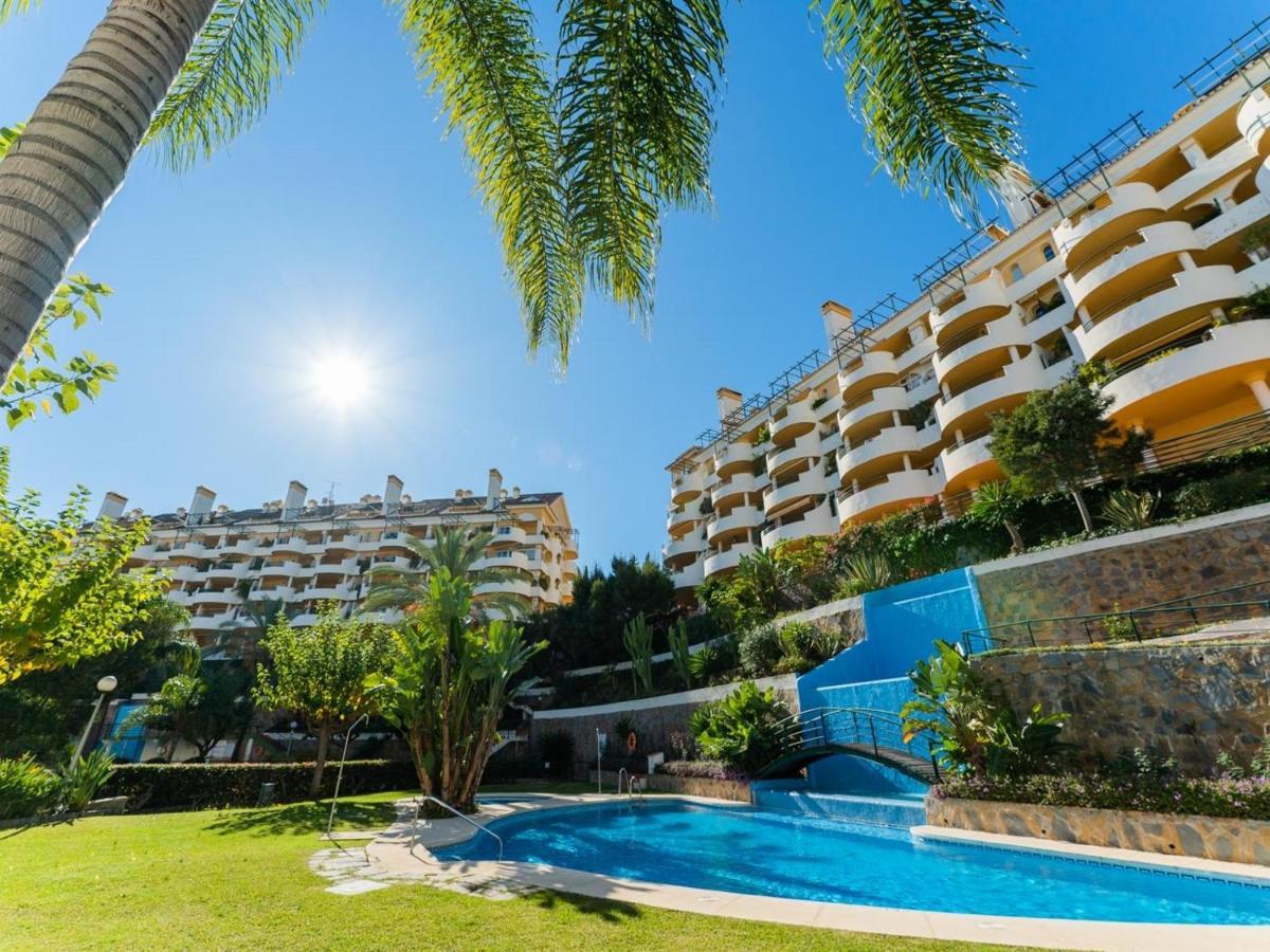 Señorio De Aloha 3 Bedroom Duplex Within Walking Distance To Puerto Banus Apartamento