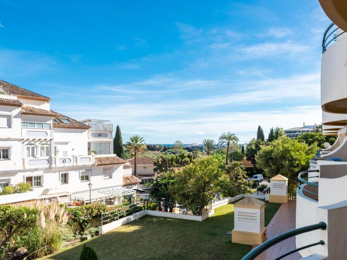Señorio De Aloha 3 Bedroom Duplex Within Walking Distance To Puerto Banus *